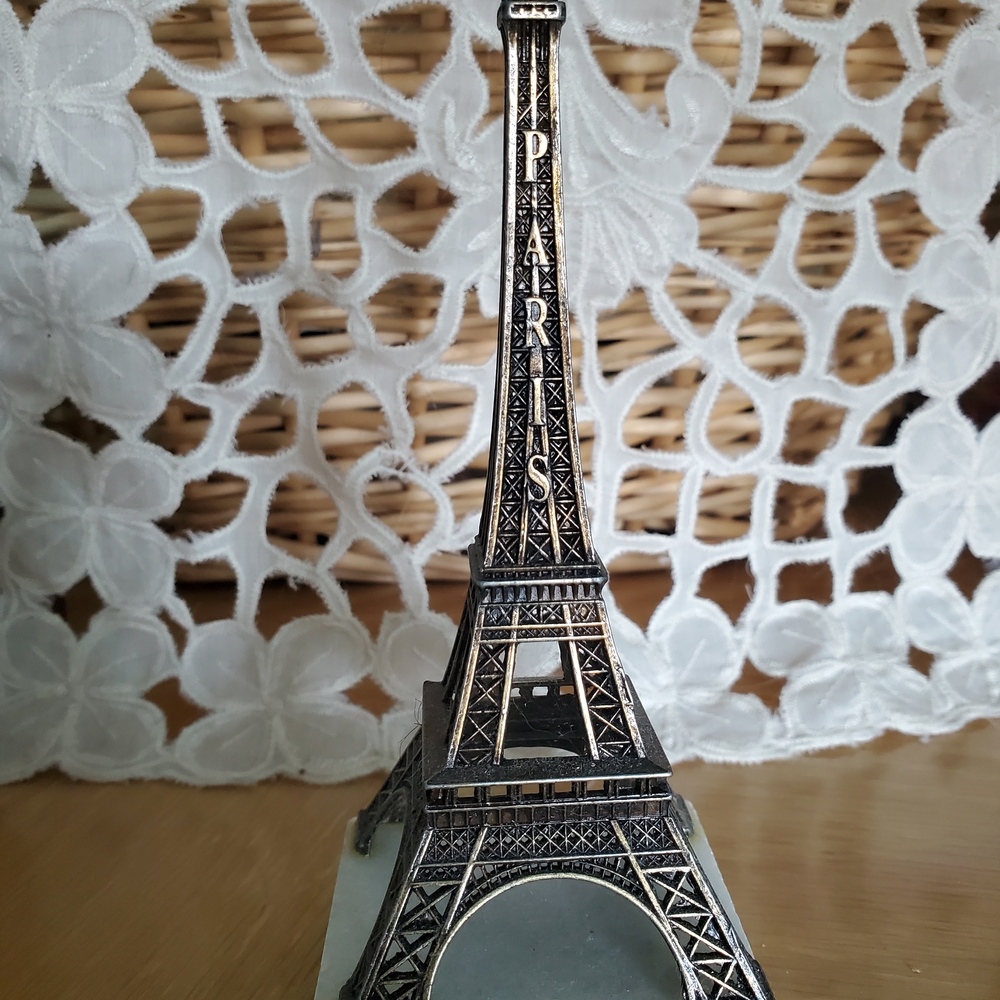 Elegant Eiffel Tower Home Art Decor